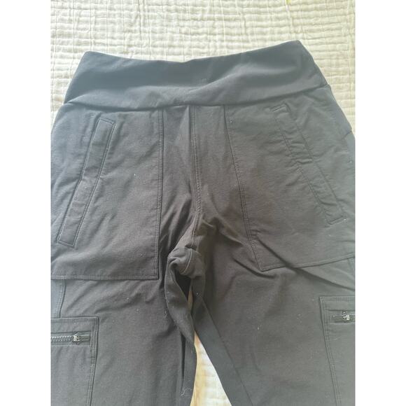 Athleta Headlands Hybrid cargo legging 
Tight sz 2 black - Picture 2 of 8